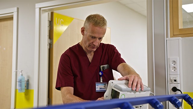 Clinique Saint Jean case study feature image showcasing modern architectural design for healthcare facilities.