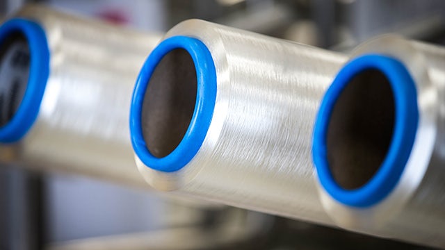 Siemens and Lenzing partner for sustainability, revolutionizing cycle processes with digital twins and process control.