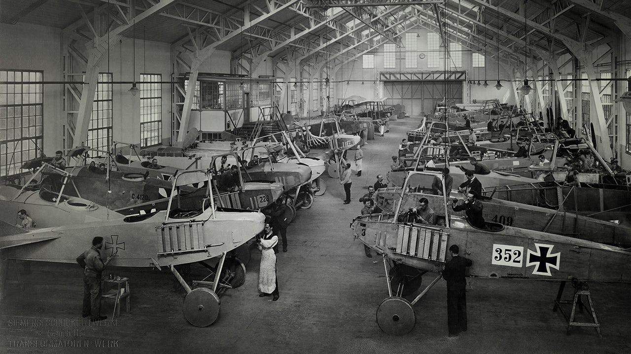 Airplane manufacturing at the Nuremberg plant, 1916.
