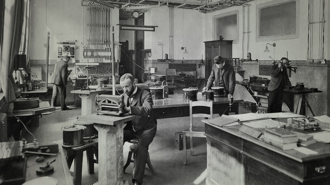 Research laboratory at Siemens & Halske's Wernerwerk, ca. 1905.</br>