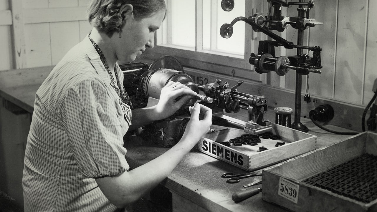 Forced laborer in Siemensstadt in Berlin, 1943.</br>