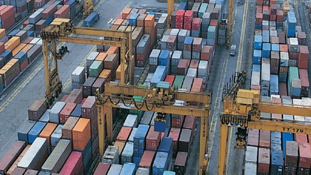 Shipyard of shipping containers